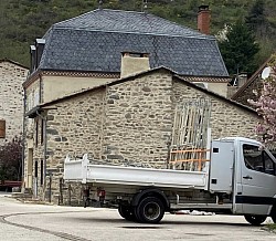 Façadier jointoiement de pierre à Issoire (63)