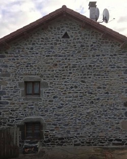 Façadier joints de pierre à Saint-Alban-sur-Limagnole